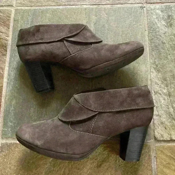 Clarks Women’s Kalea Aleita Ankle Boots Size 8.0 Brown Upper Suede - Picture 1 of 15